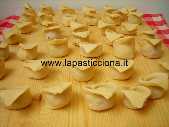 Tortelli di erbette alla reggiana