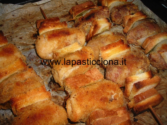 Involtini di carne e salsiccia alla Siciliana