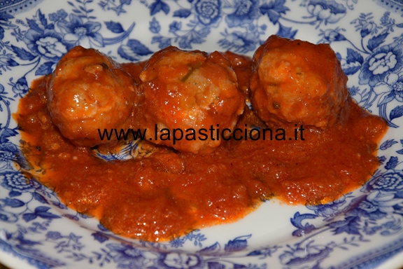 Polpette di salsiccia al sugo di pomodori