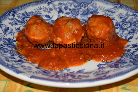 Polpette di salsiccia al sugo di pomodori