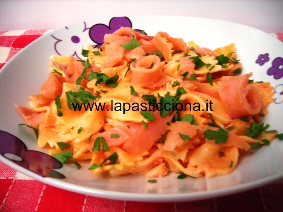 Farfalle al salmone affumicato