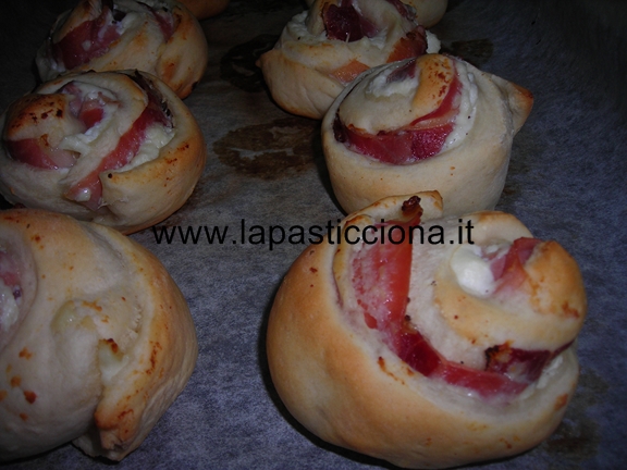 Rosette con ricotta e speck