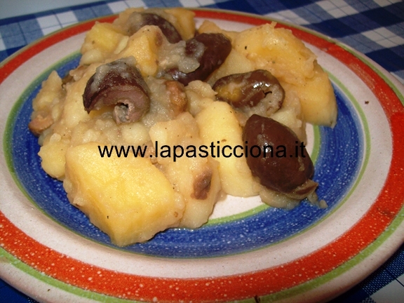 Patate apparecchiate (condite )