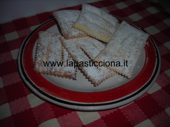 Chiacchiere di carnevale al forno