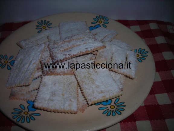 Chiacchiere di carnevale al forno