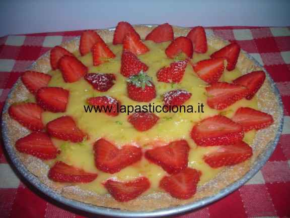 Crostata alla crema di limone con  fragole