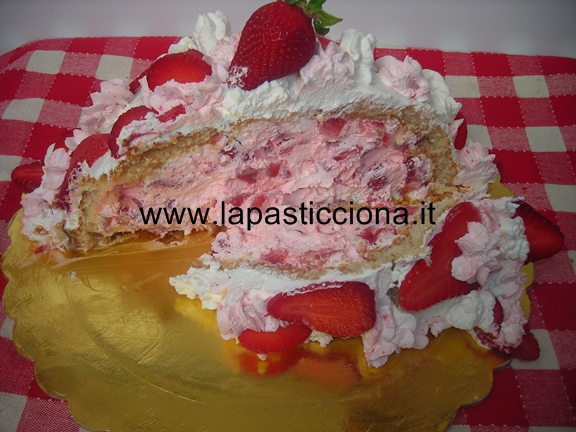 Zuccotto panna e fragole