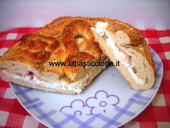 Brioscione con ricotta e speck