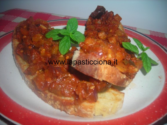 Bruschette alla salsa di melanzane