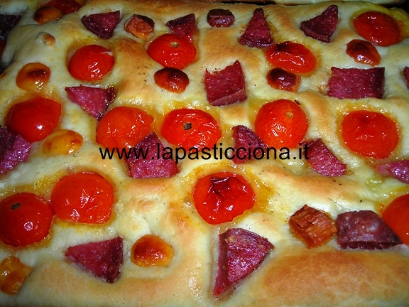 Focaccia con pomodorini 