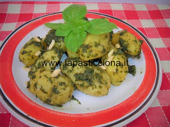 Patate novelle al pesto