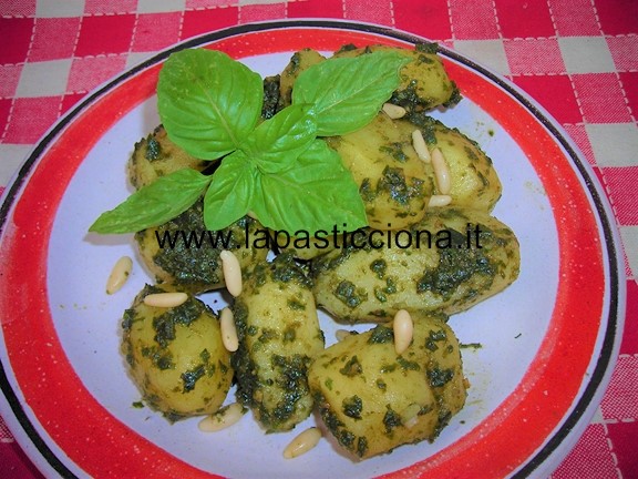 Patate novelle al pesto