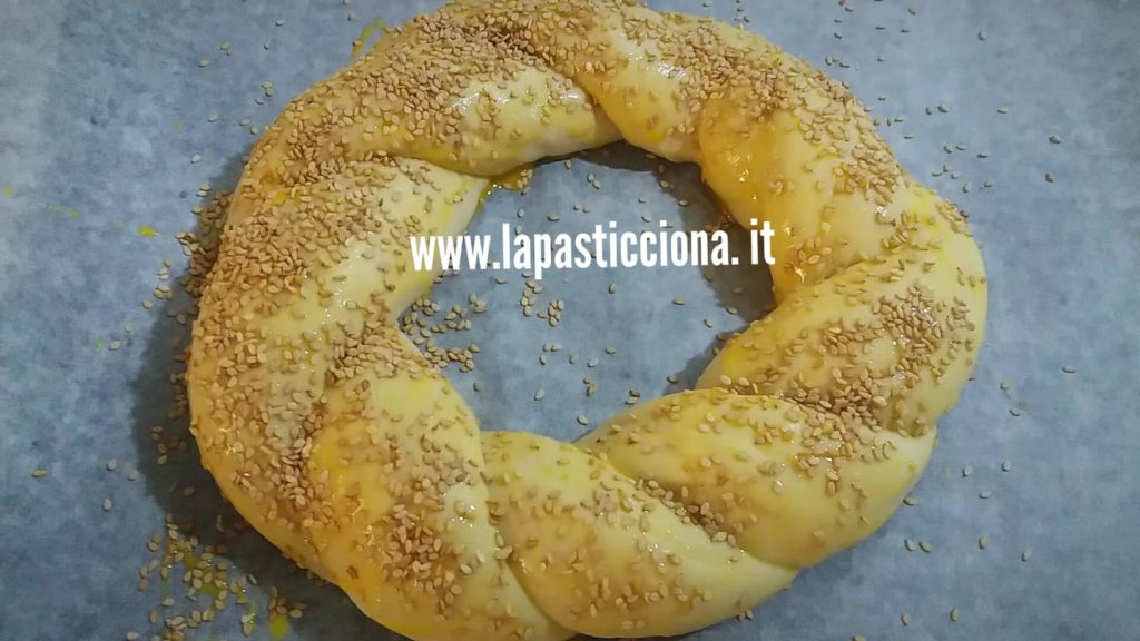 Treccia di pan brioche