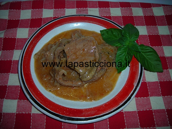 Scaloppine al vino bianco con cipolle