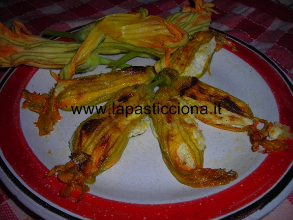 Fiori di zucca ripieni di ricotta