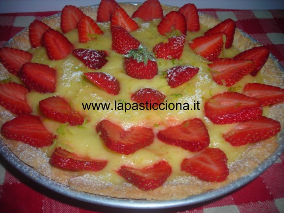 Crostata alla crema di limone con fragole