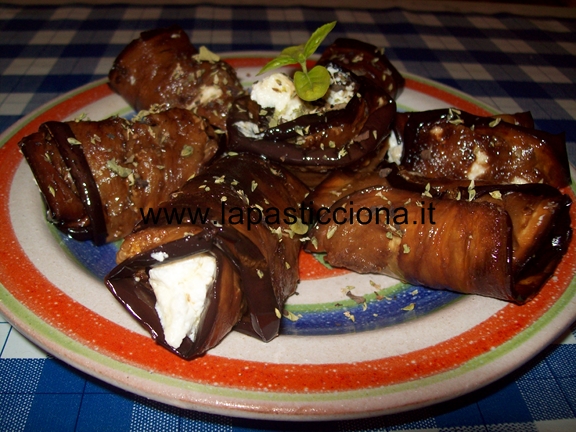 Cannoli di melanzane alla ricotta