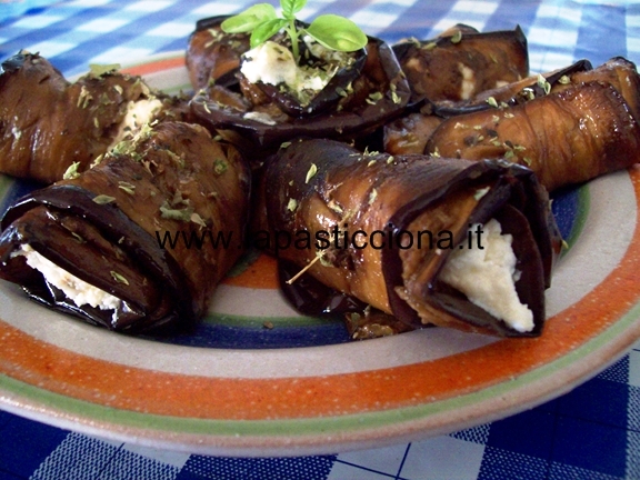 Cannoli di melanzane alla ricotta