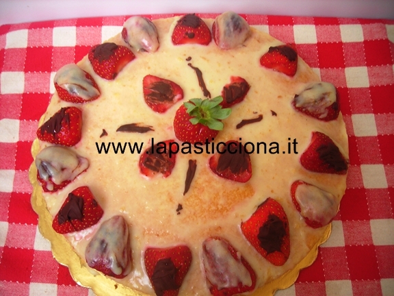 Torta dolce delizia al cioccolato bianco