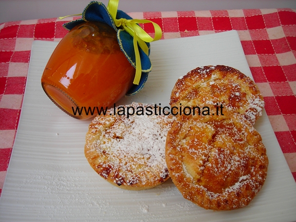 crostatine con marmellata di albicocche casalinga