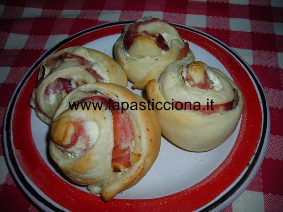 Rosette con ricotta e speck