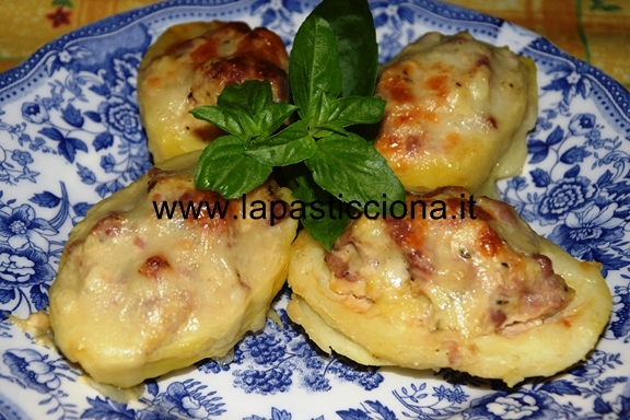 Patate ripiene alla scamorza