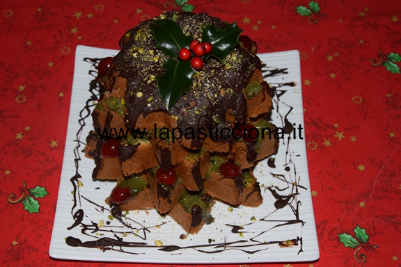 Pandoro farcito con crema al pistacchio