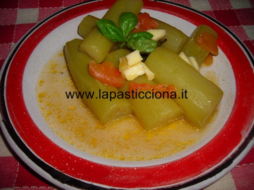 Zucchina lunga in zuppa (cucuzza longa) 