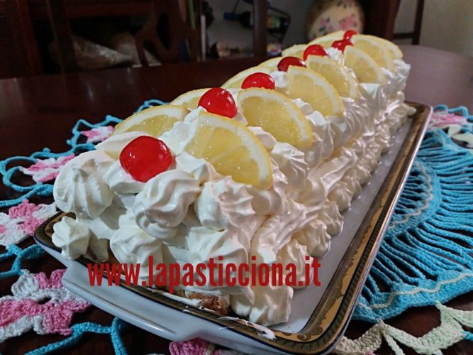 Tronchetto con panna e crema al limone