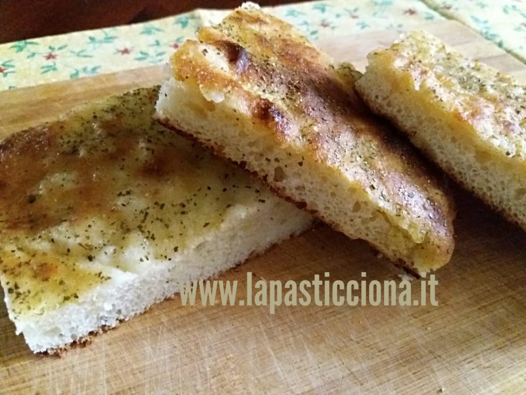 focaccia morbida al rosmarino