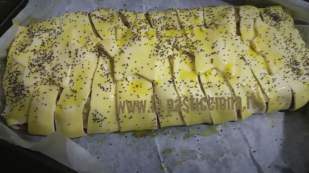 Strudel di carne macinata, patate e scamorza