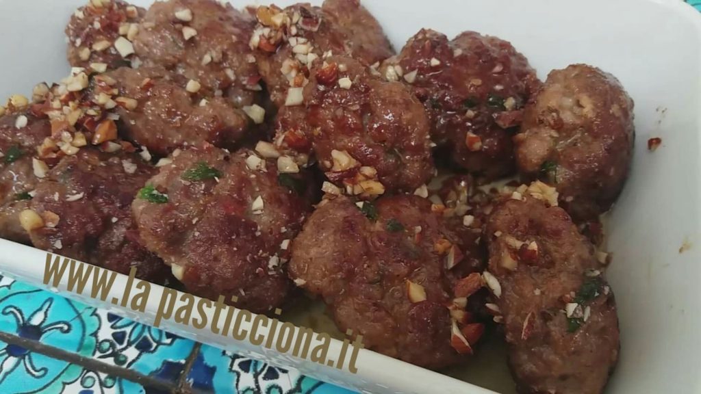 Polpette in agrodolce con mandorle alla siciliana