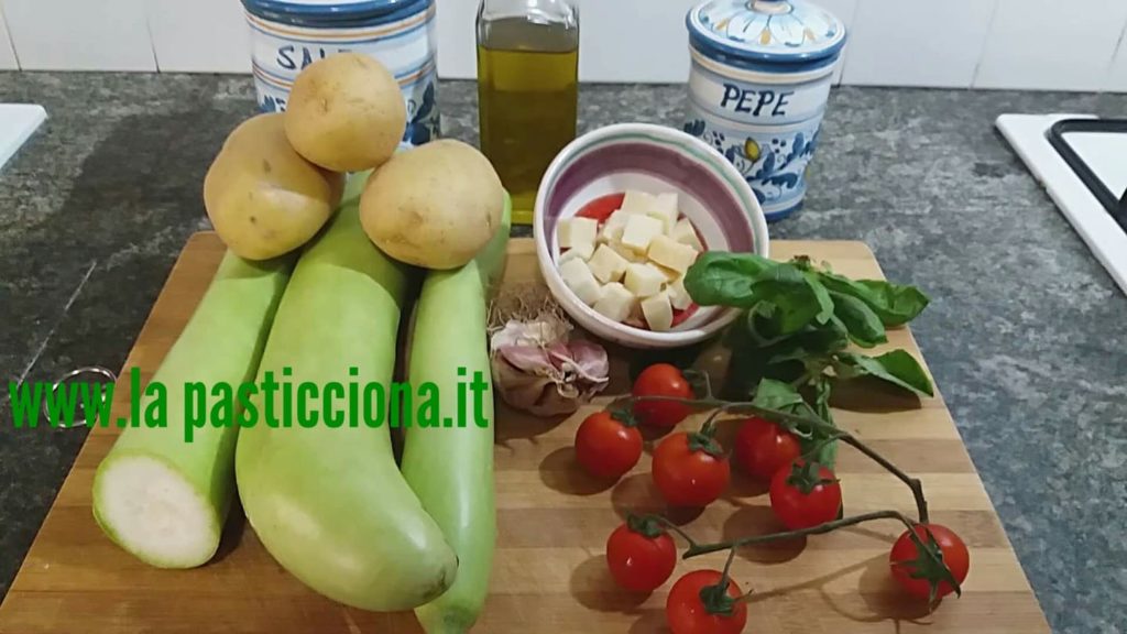 Zucchina lunga siciliana “a tuttu rintra” in umido