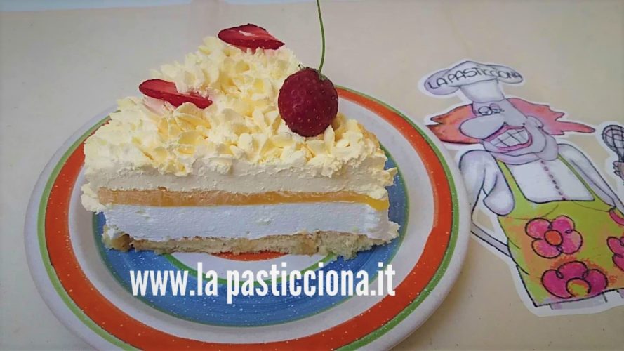 Torta con crema e panna al limone