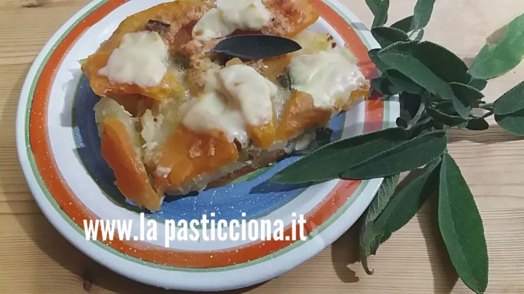 Parmigiana di zucca rossa e patate