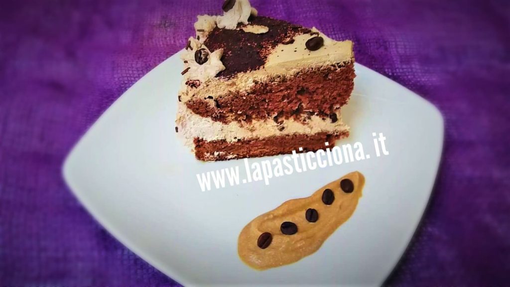 Torta con crema al caffè