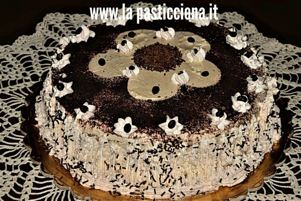 Torta con crema al caffè