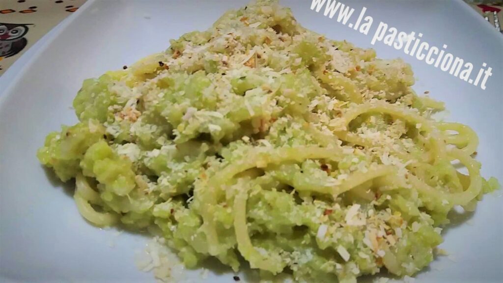 Pasta con broccolo (cavolfiore) in bianco
