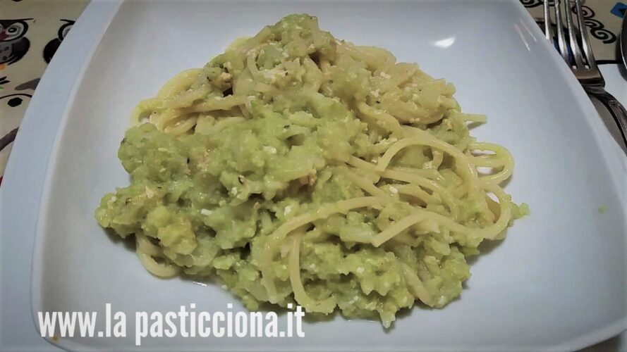 Pasta con broccolo (cavolfiore) in bianco