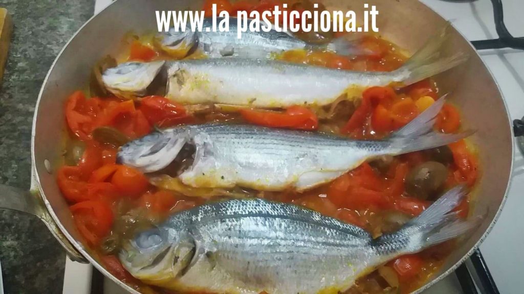 Pesce azzurro alla pizzaiola