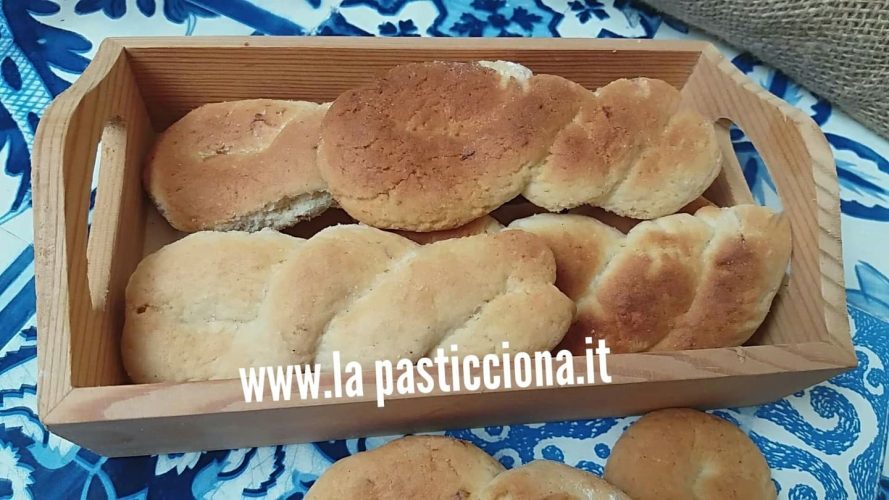 Treccine siciliane, morbidi biscotti da inzuppo