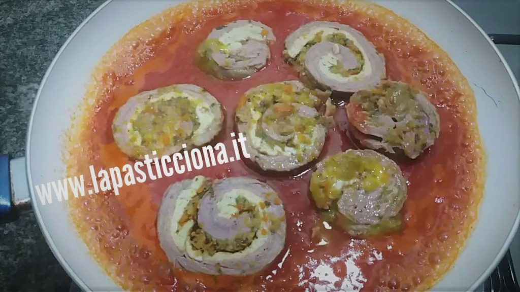 Rotolo di vitello farcito con frittata e mortadella